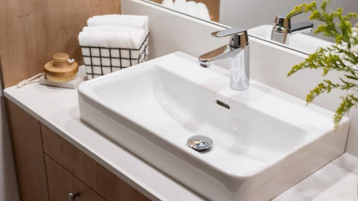 Års kloaklugt forsvandt på 15 minutter: Du skal hælde 2 remedier i vasken